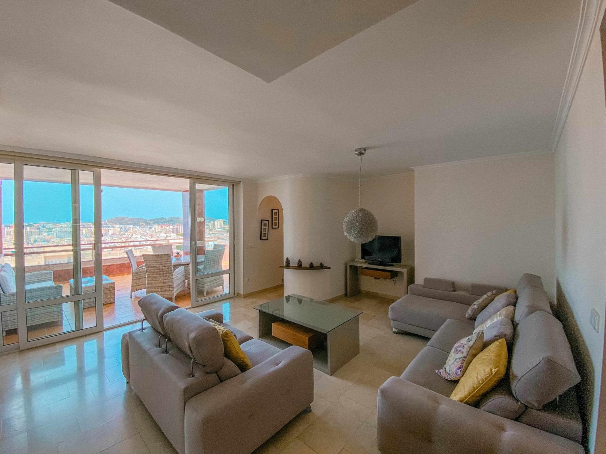 Nuevo Atico Con Piscina Privada Y Vistas Al Mar Διαμέρισμα Fuengirola Εξωτερικό φωτογραφία