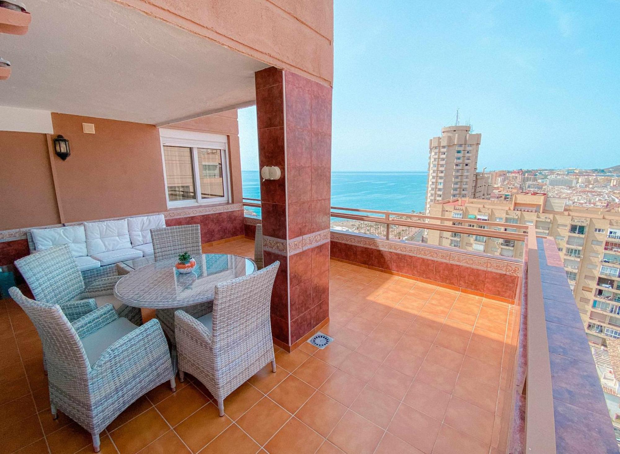 Nuevo Atico Con Piscina Privada Y Vistas Al Mar Διαμέρισμα Fuengirola Εξωτερικό φωτογραφία